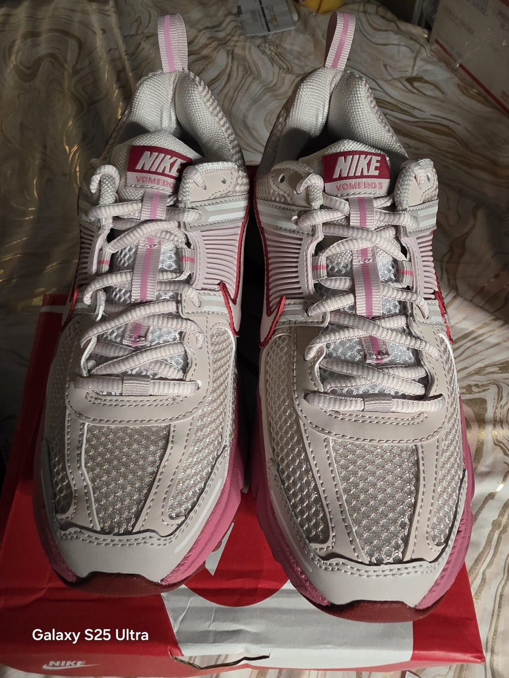 Nike Women's Pink and White Vomero 5 Running Shoes.NIB. 6Y/7.5W